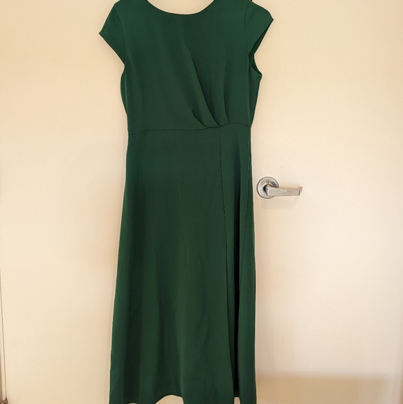 Beautiful green dress with tags - Picture 3 of 4
